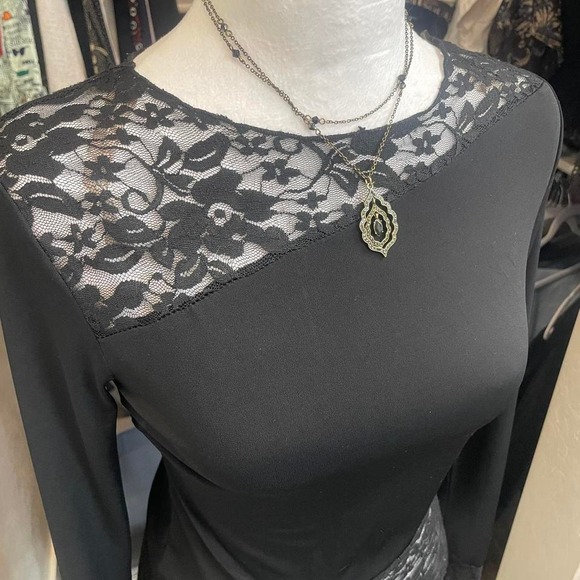 Orange Kiss Y2K goth black lace long sleeve asymmetrical hem top- - Picture 2 of 7